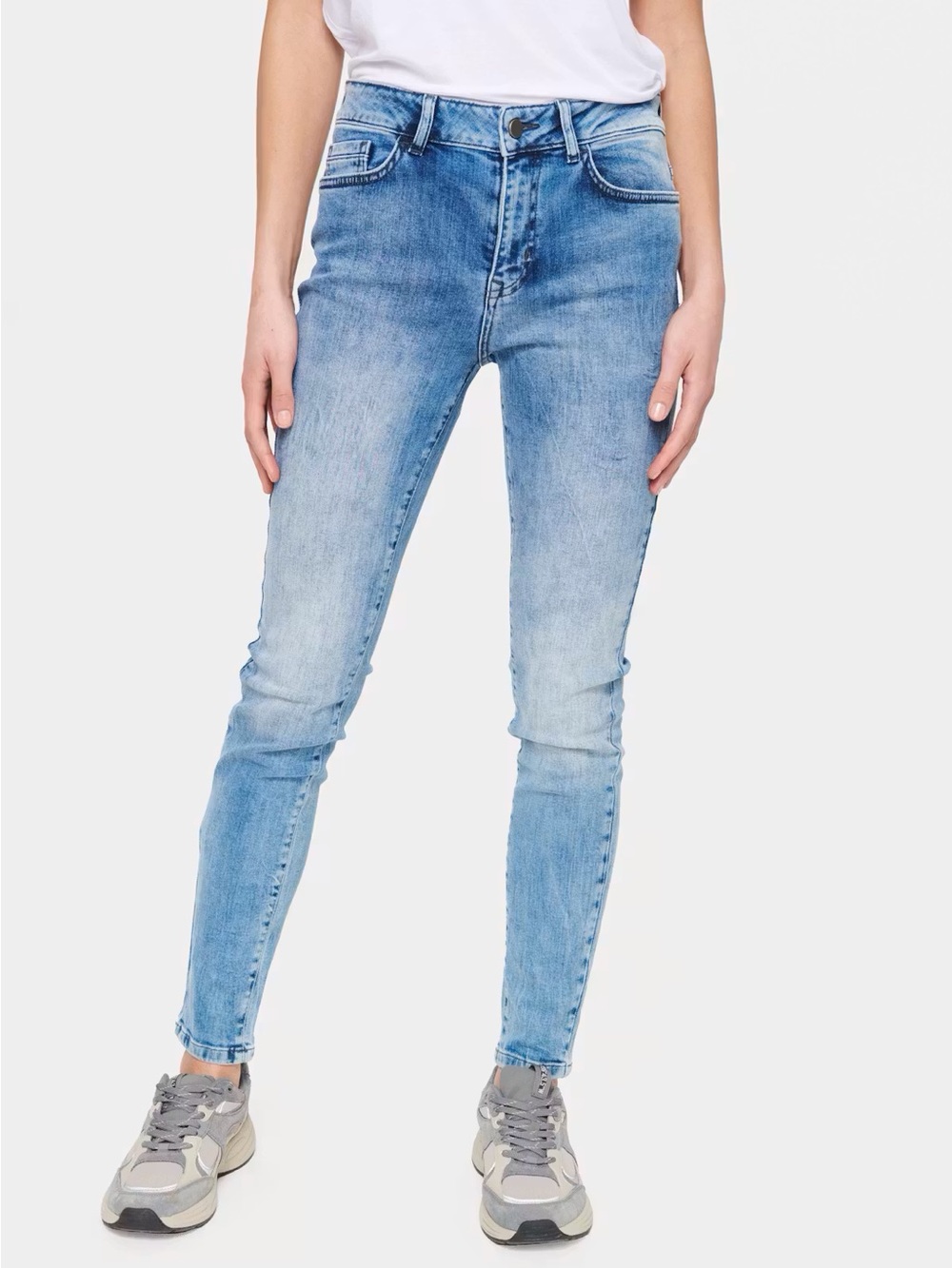 NWT Saint Tropez Molly Slim Straight Jeans - Light Blue Denim Size 28